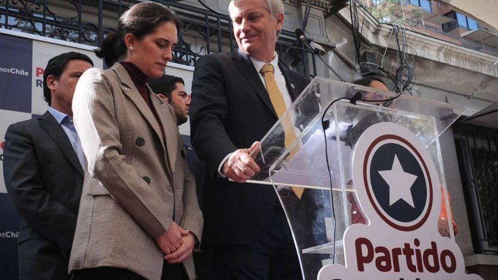 «Niños son alegría y esperanza»: José Antonio Kast ofrece  millones a madre e hijo para impulsar natalidad