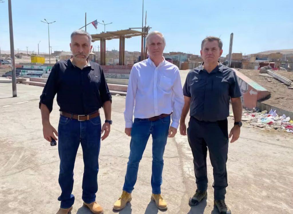 Bassaletti y Vial: los exgenerales que tendrán rol protagónico en la campaña de José Antonio Kast Bassaletti y Vial: los exgenerales que tendrán rol protagónico en la campaña de José Antonio Kast